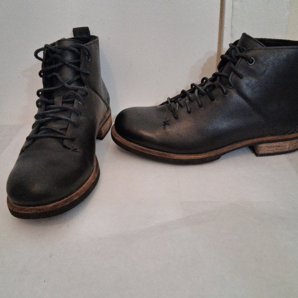 UGG Keaton Casual Boot Mens Black Combat Leather Lace Up 9